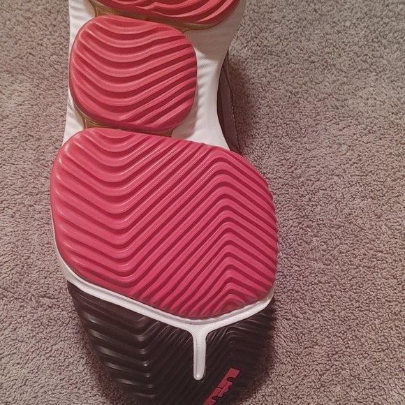 Lebron 16 'Remix' - Picture 5 of 8